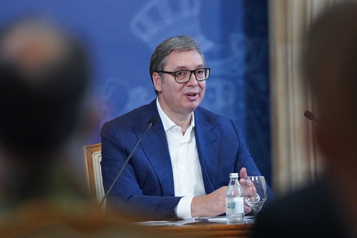 Predsednik Srbije Aleksandar Vučić čestitao je Dan Vojske Srbije ministru odbrane Bratislavu Gašiću, načelniku Generalštaba Vojske Srbije generalu Milanu Mojsiloviću i svim pripadnicima Vojske Srbije i istakao da Vojska Srbije danas predstavlja snažan i pouzdan stub sigurnosti i mira naše zemlje, simbol snage države i oslonac svim građanima.