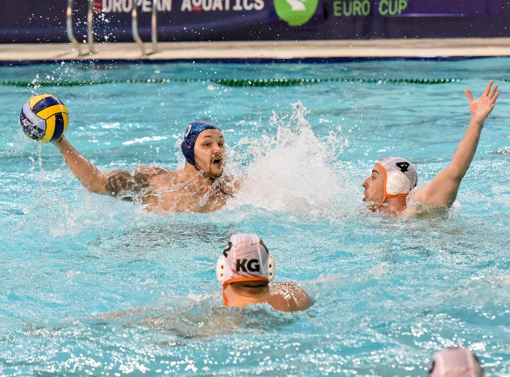 225712_vaterpolo-kupevrope-radnicki_f.webp
