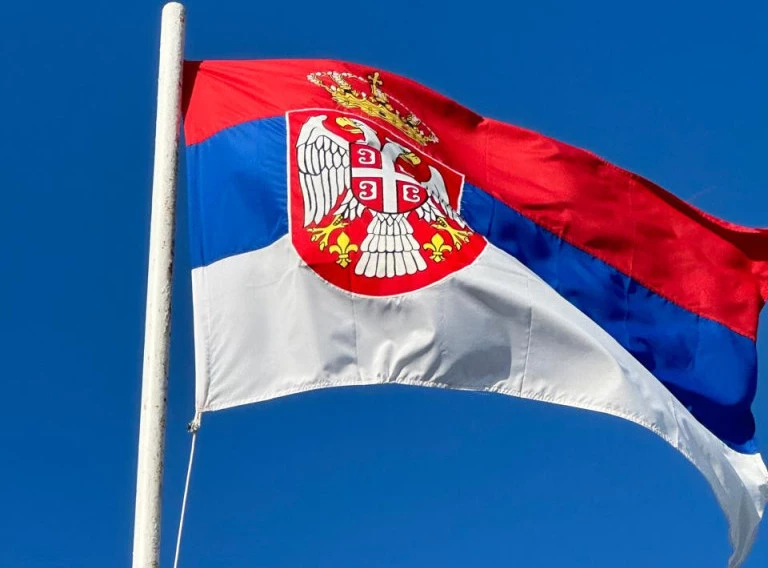 292795_srbija-danzastave-diplomatskapredstavnistva_f (1).webp