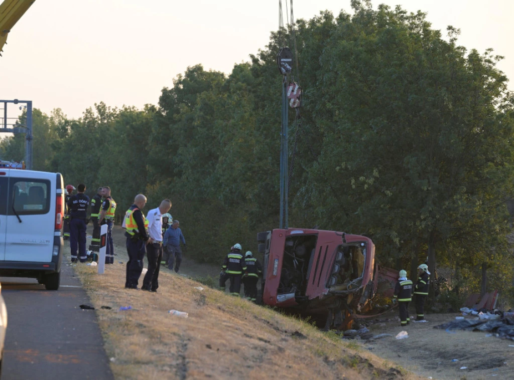 414264_hungary-bus-crash_f (1).webp