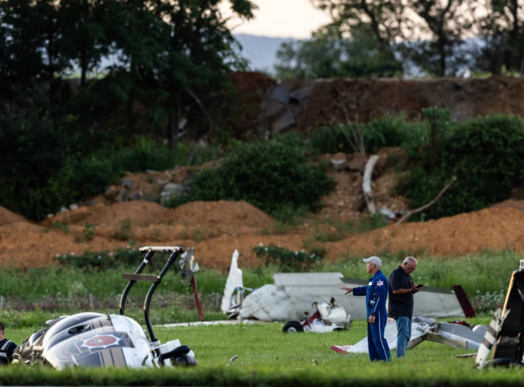 415231_aptopix-helicopter-plane-crash-pennsylvania_f.webp