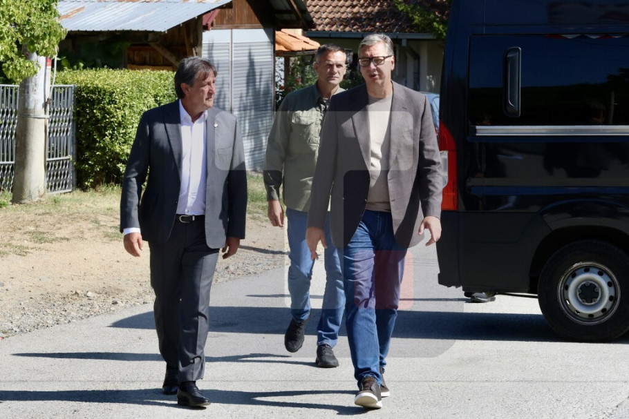 416314_rasinskiokrug-poseta-vucic_iff.jpg