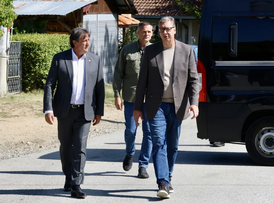 416321_rasinskiokrug-poseta-vucic_f.webp