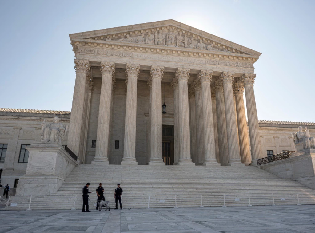 416544_supreme-court-trump-elections_f.webp