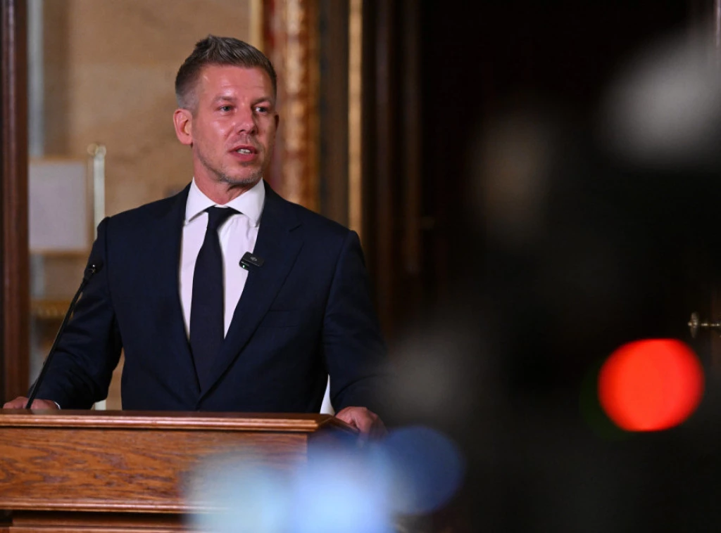 417138_hungary-parliament_f.webp