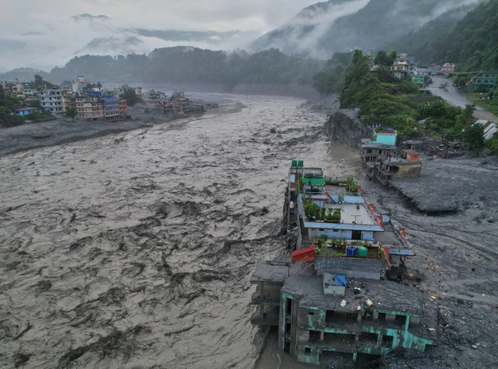417854_nepal-flash-floods_f.webp